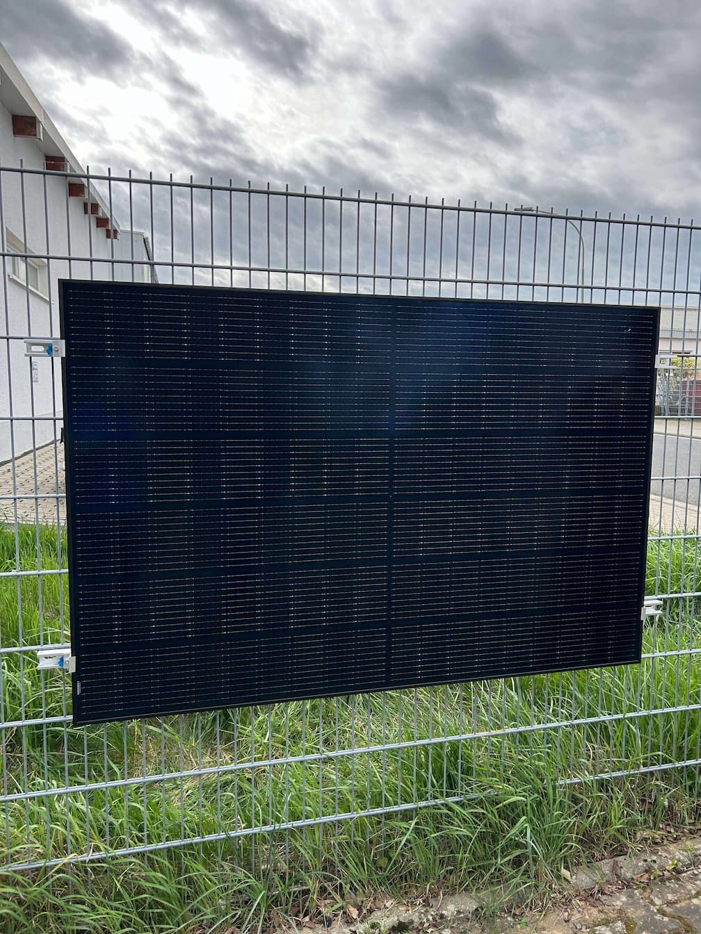 SolarLux Balkonkraftwerk Gitterzaun