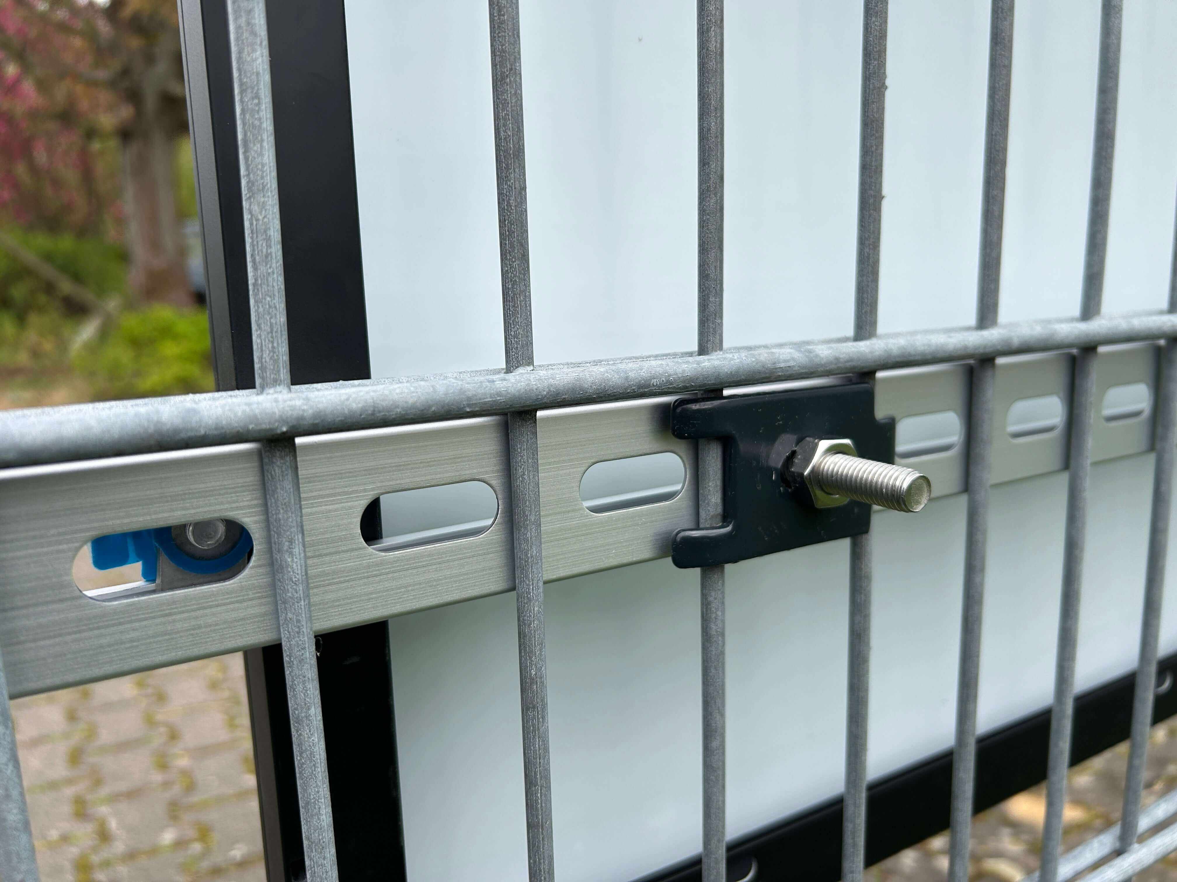 SolarLux Balkonkraftwerk Gitterzaun