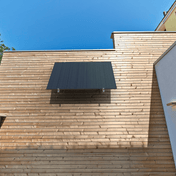 Dalia Universalhalterung für Solarmodule – flexibel einsetzbar an Balkon, Fassade oder im Garten
